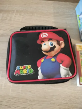 Nintendo 2DS Blanca y Roja con Caja y 3 Juegos