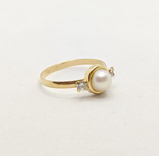 Anillo de oro de 18k con Perla, 0.89 g, T-14.