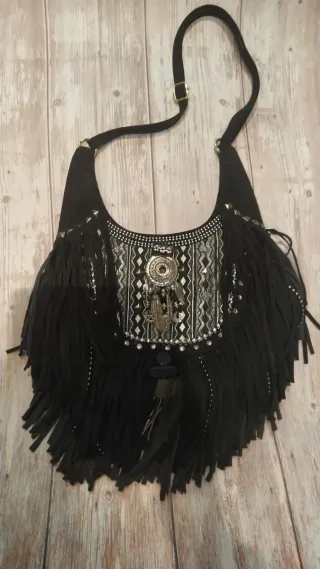 Bolso Boho Chic Negro y Plateado Hecho a Mano