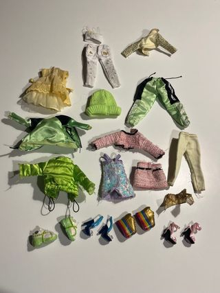 Lotto vestiti e scarpe Rainbow High