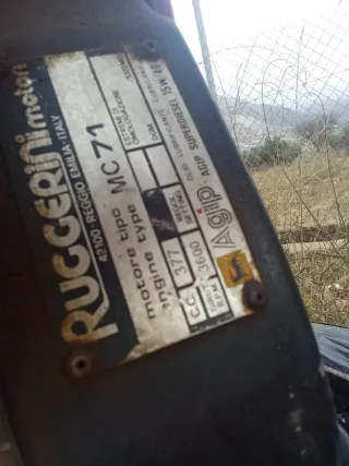 Mula Mecánica con remolque y accesorios