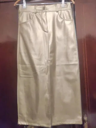 Falda dorada efecto piel