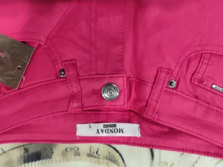 Pantalones efecto piel push up talla S