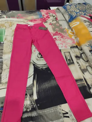 Pantalones efecto piel push up talla S