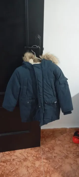 Chaquetón infantil azul marino con capucha