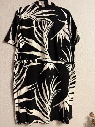 Vestido camisero estampado hojas