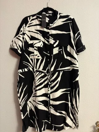 Vestido camisero estampado hojas