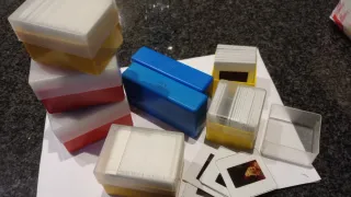 Lotto di Scatole con oltre 150 diapositive vintage