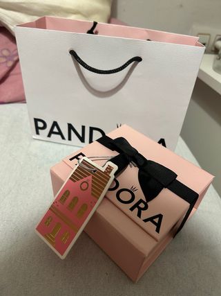 Caja y bolsa Pandora rosa y dorada