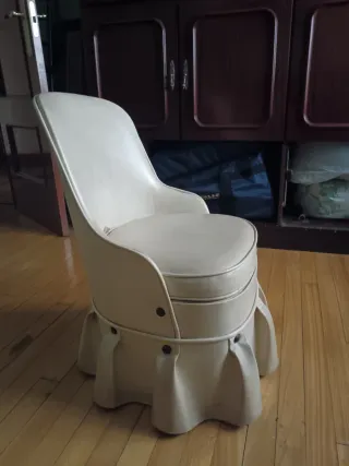 Silla retro beige para tapizar