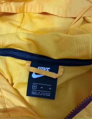 Cortavientos Nike Roma Amarillo y Marrón