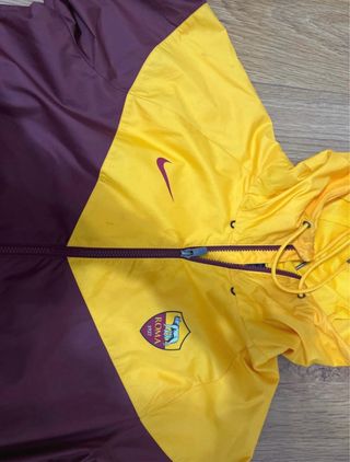 Cortavientos Nike Roma Amarillo y Marrón