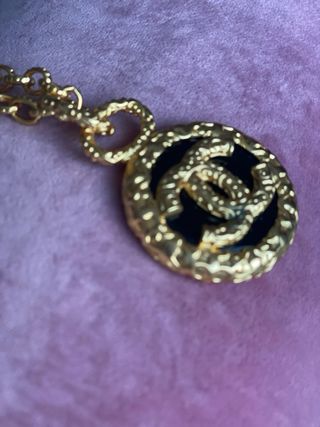 Colgante Chanel Dorado y Negro