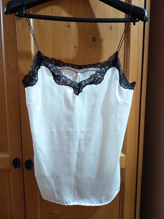 Blusa lencera Stradivarius M encaje negro