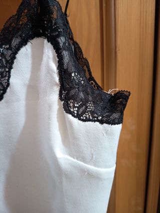 Blusa lencera Stradivarius M encaje negro