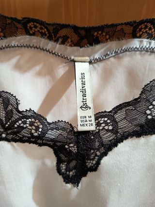 Blusa lencera Stradivarius M encaje negro
