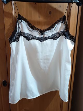 Blusa lencera Stradivarius M encaje negro