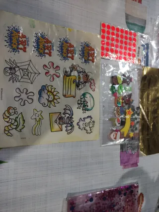 Lote de pegatinas variadas