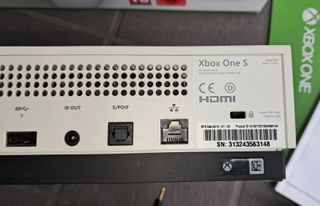 Xbox One S 500GB + 3 controller + 3 giochi