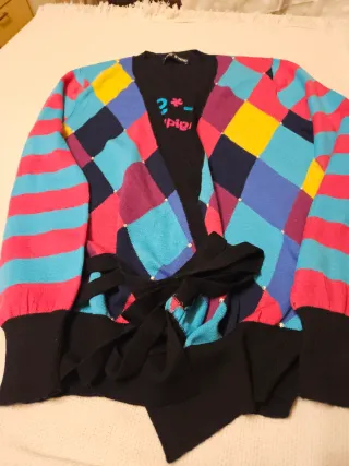 Morbido maglioncino a incrocio