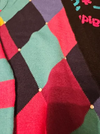 Morbido maglioncino a incrocio