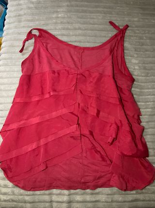 Blusa rosa con tirantes