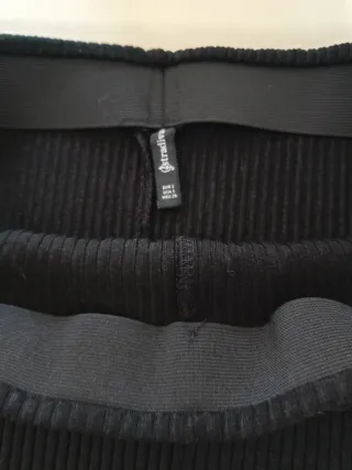 Falda tubo negra con abertura