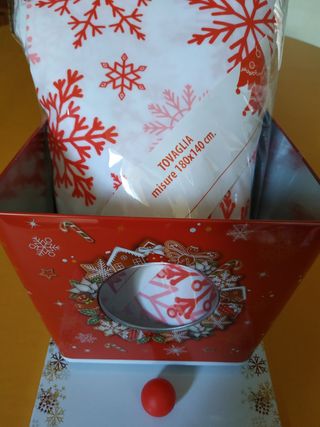 Biscottiera e tovaglia natalizia nuove