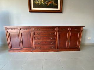 Aparador de madera noble