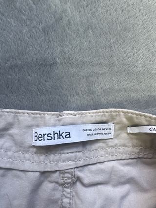 Pantalón cargo Bershka beige