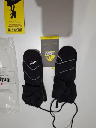 Guantes de esqui niñ@ marca Unigear 2-4 años aprox
