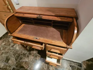 Escritorio vintage de madera