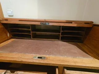 Escritorio vintage de madera