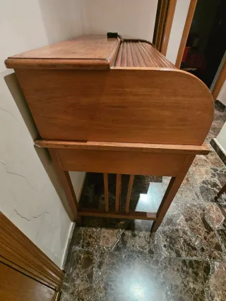 Escritorio vintage de madera