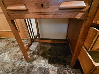 Escritorio vintage de madera