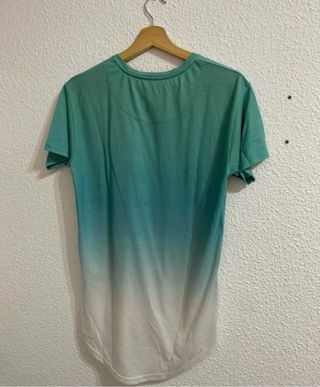Camiseta SikSilk degradado verde y blanco