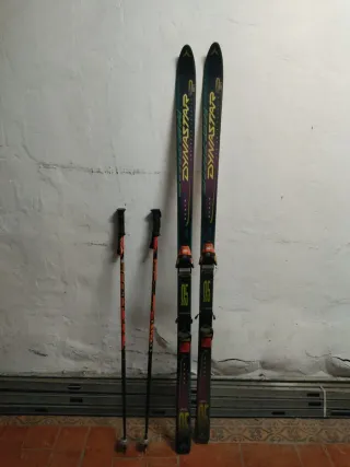 Esquís Dynastar con bastones Dynastar