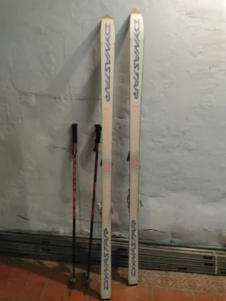 Esquís Dynastar con bastones Dynastar