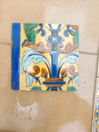 Azulejo antiguo Sevilla pintado a mano