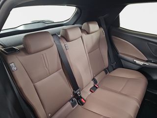 Lexus LBX 1.5 136cv HEV Elegant+