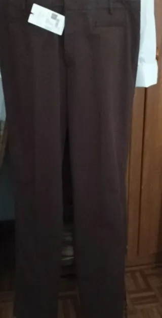 Pantalón marrón sin estrenar