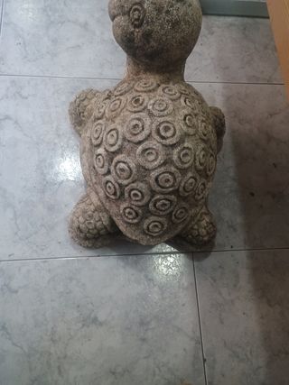 Tortuga de piedra decorativa