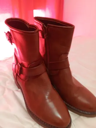 Botas de piel marrones nuevas