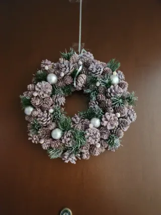 Ghirlanda decorativa pigne rosa e argento