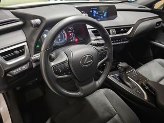 Lexus UX 2.0 250h Business