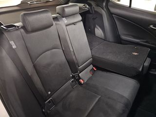 Lexus UX 2.0 250h Business