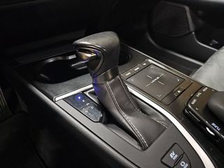 Lexus UX 2.0 250h Business