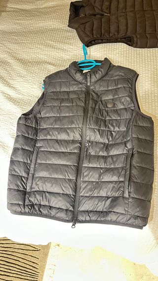 Dos Chalecos acolchados