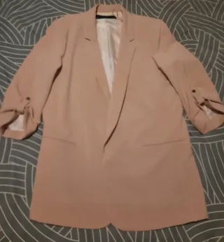 Chaqueta Zara manga recogida