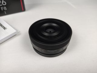 Lente Lumix S 26 mm F8 (S-R26) NOVO